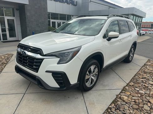 Used 2024 Subaru Ascent Premium w/ Convenience Package image 2