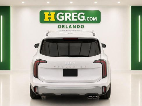 Used 2024 Kia Telluride EX w/ EX Captain's Chair Package FWD image 11