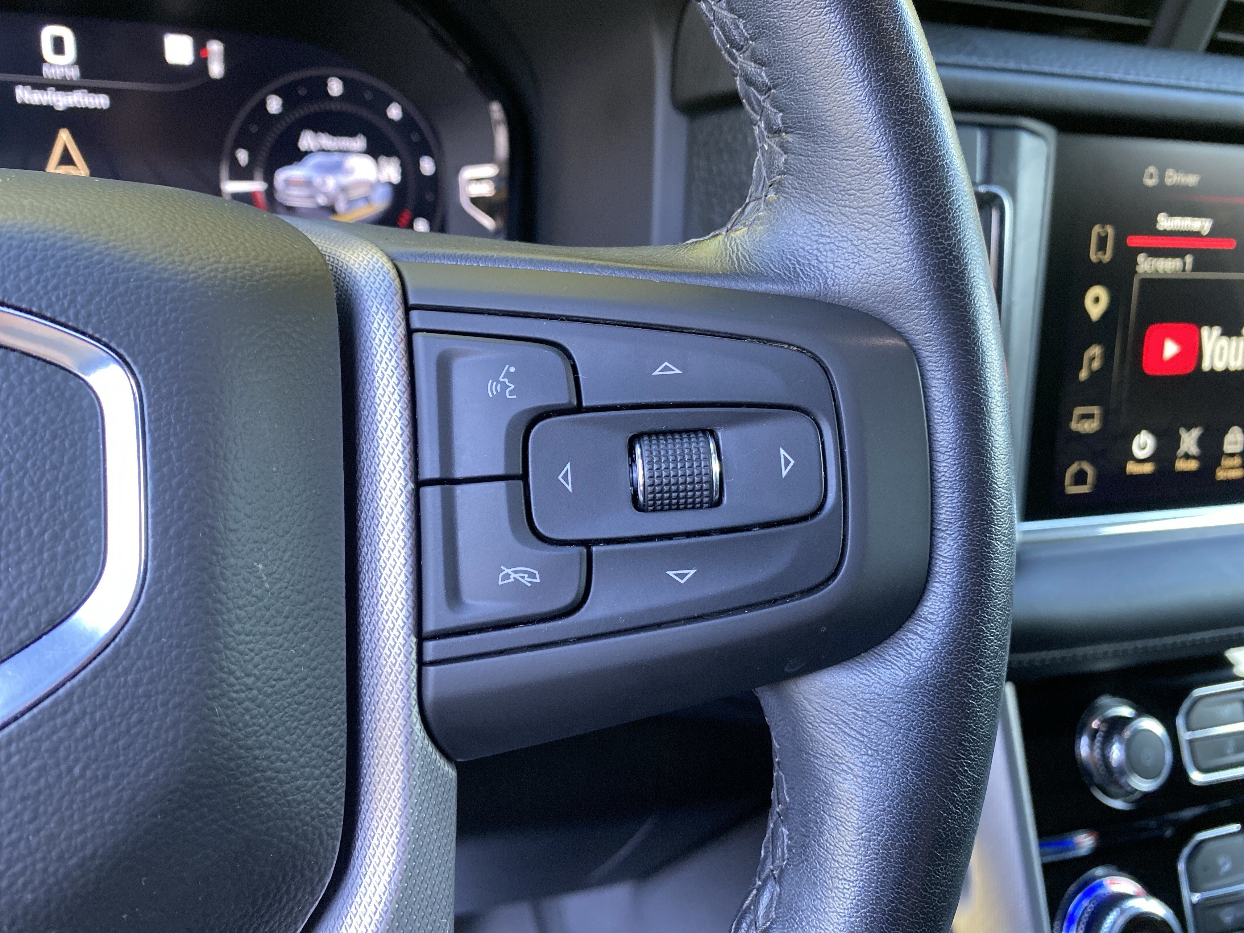 Used 2023 GMC Yukon Denali w/ Advanced Technology Package AWD/4WD image 17
