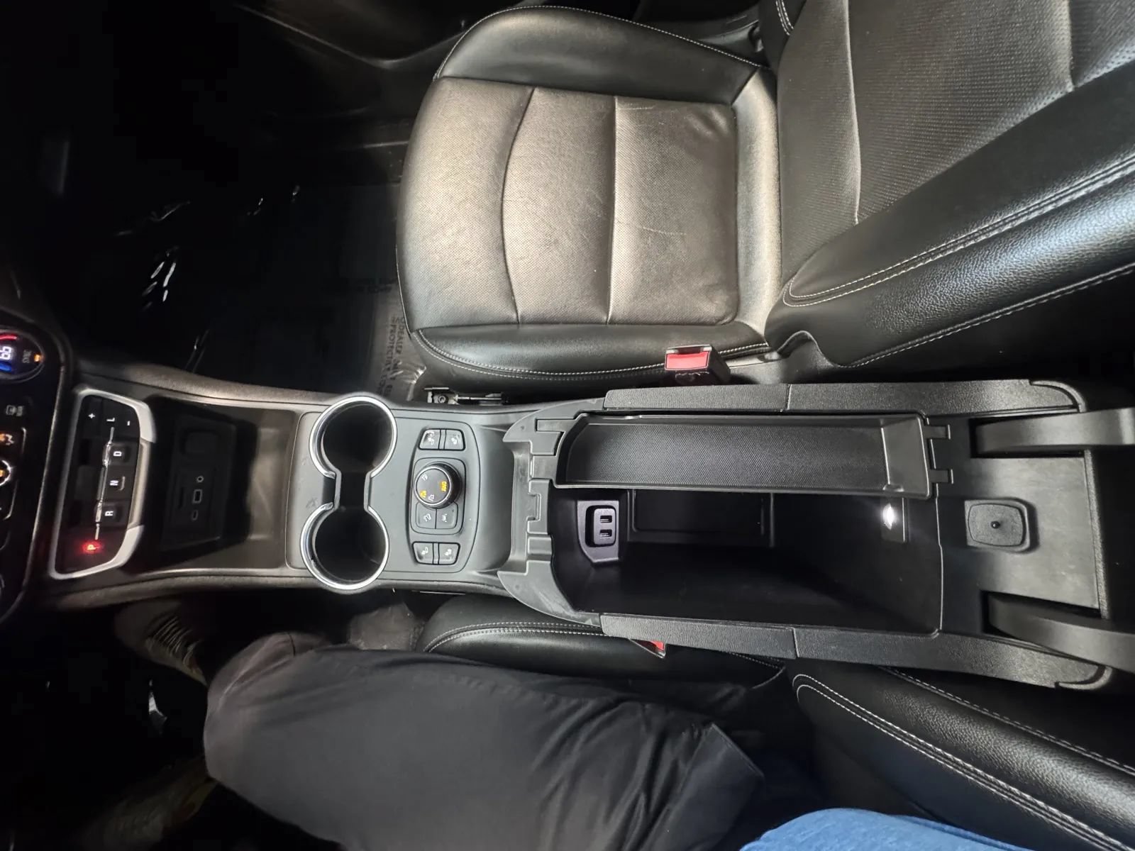 Used 2024 GMC Terrain SLT AWD/4WD image 37