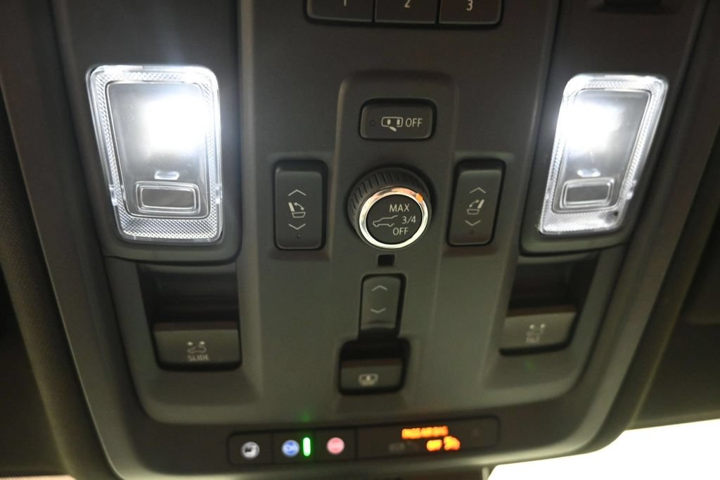 Used 2024 GMC Yukon Denali Ultimate AWD/4WD image 22