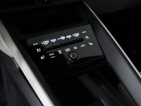 Certified 2024 Porsche Macan 4 Electric image 18