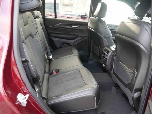 New 2025 Jeep Grand Cherokee Altitude image 21