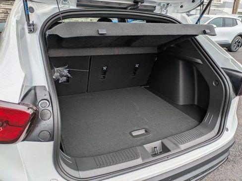 New 2026 Chevrolet Trax RS w/ Sunroof Package FWD image 26