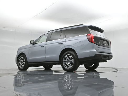 Used 2025 Ford Expedition Active image 4