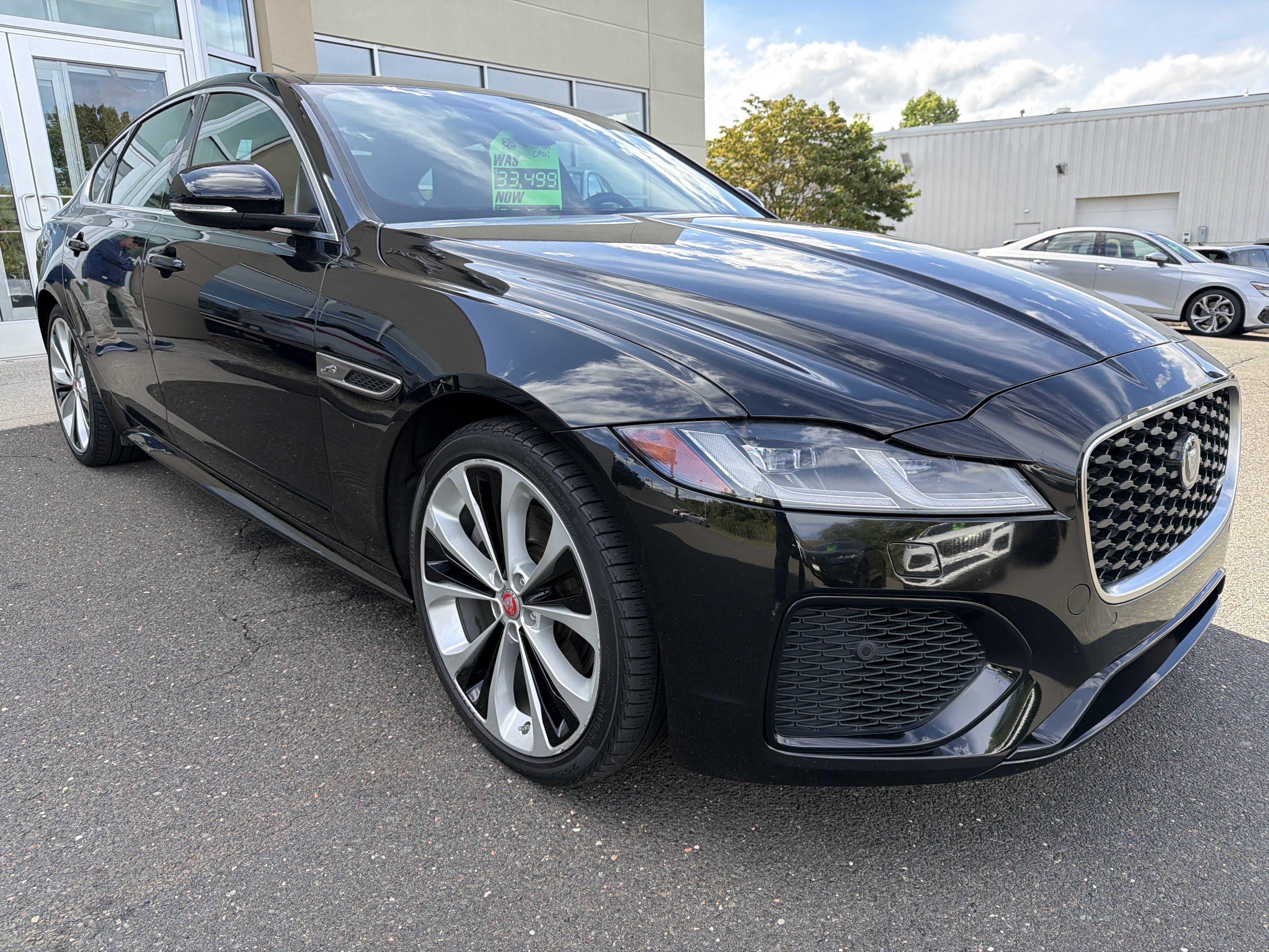 Used 2022 Jaguar XF R-Dynamic SE AWD/4WD image 2