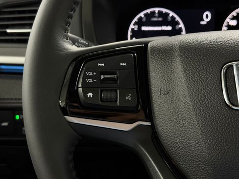 New 2026 Honda Odyssey Touring image 17