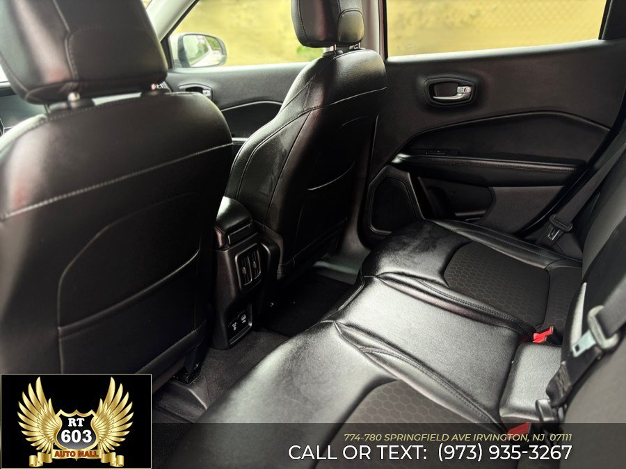 Used 2018 Jeep Compass Latitude w/ Popular Equipment Group AWD/4WD image 8