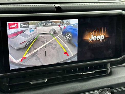 Used 2024 Jeep Wrangler High Altitude image 18