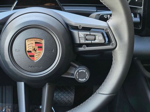 New 2026 Porsche Macan Electric image 17