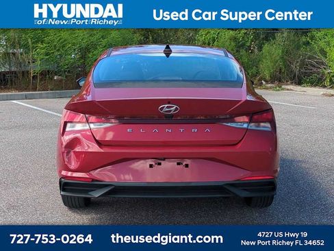 Used 2022 Hyundai Elantra SEL FWD image 4