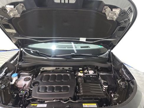Used 2025 Volkswagen Tiguan SE R-Line AWD/4WD image 38