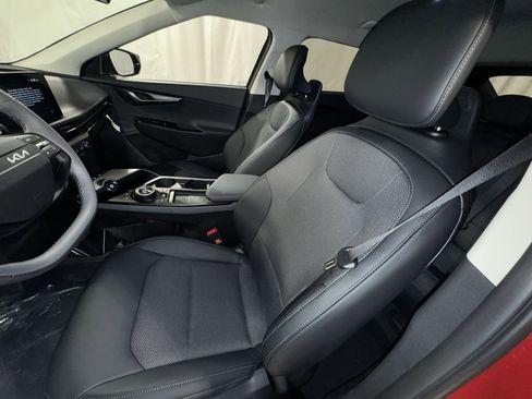 New 2025 Kia EV6 Light w/ Light LR Technology Package image 13