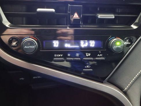 Used 2024 Toyota Camry SE image 21