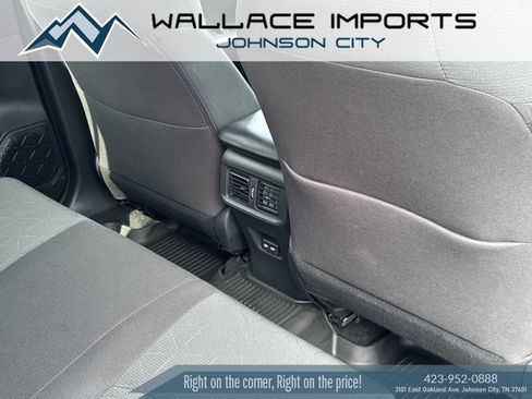 Used 2023 Toyota RAV4 XLE AWD/4WD image 39