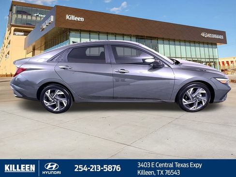 Used 2025 Hyundai Elantra Sport image 10