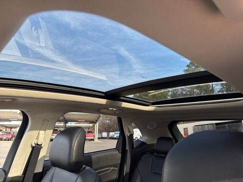 Used 2019 Ford Edge Titanium w/ Equipment Group 301A image 19