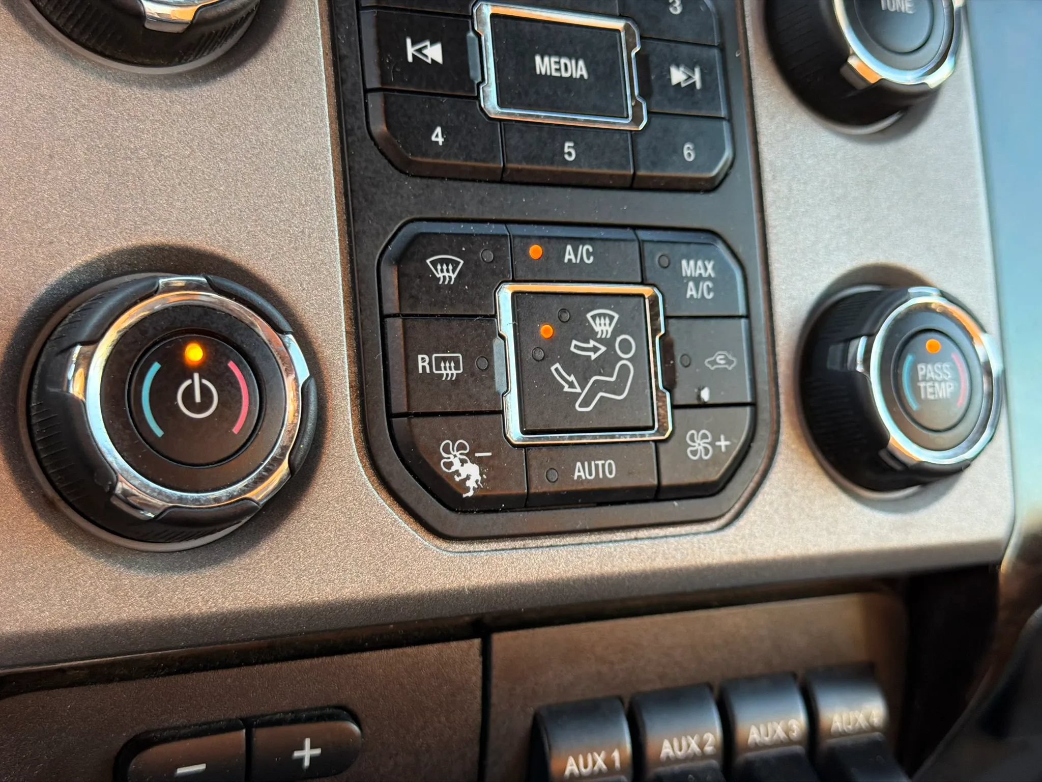 Used 2015 Ford F350 Platinum AWD/4WD image 33
