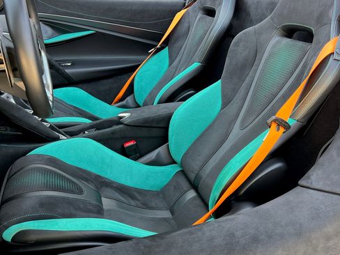 Used 2024 McLaren 750S Spider RWD image 4