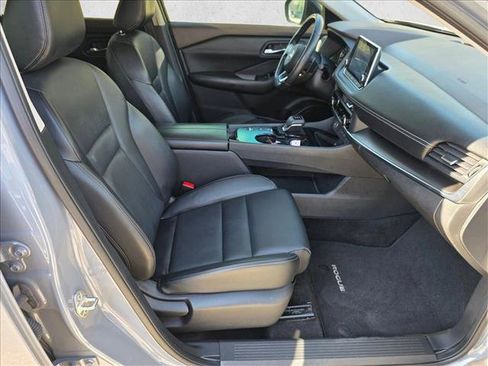 Used 2023 Nissan Rogue SV w/ SV Premium B Package image 21