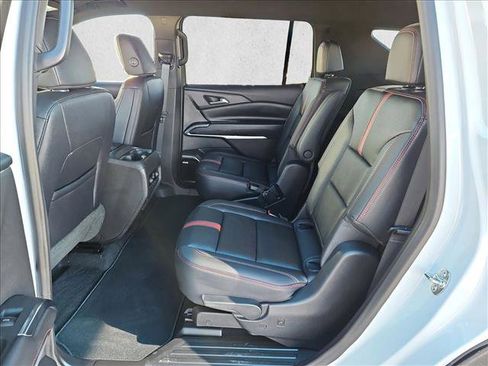 New 2026 Chevrolet Traverse RS image 14