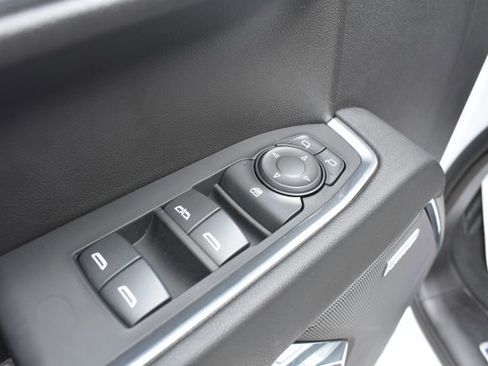 Used 2024 Chevrolet Silverado 1500 LT Trail Boss w/ Convenience Package II AWD/4WD image 17