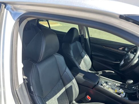 Used 2017 Nissan Maxima Platinum w/ Medallion Package image 15