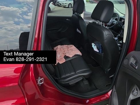 Used 2017 Ford Escape Titanium FWD image 9