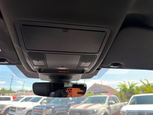 Used 2020 Land Rover Discovery Sport AWD/4WD image 17
