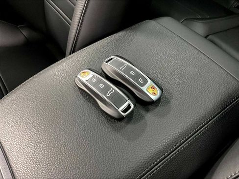 New 2026 Porsche Cayenne Coupe AWD/4WD image 37