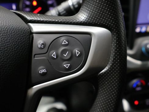 Used 2023 GMC Acadia SLE image 32