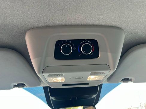 Used 2023 Ford Transit 350 XLT image 31