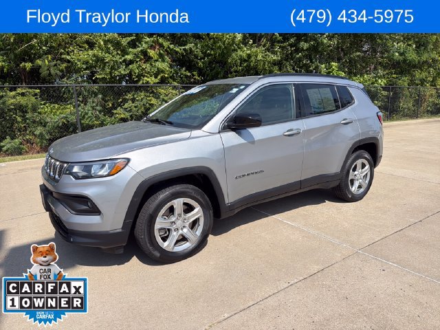 Used 2024 Jeep Compass Latitude AWD/4WD image 1