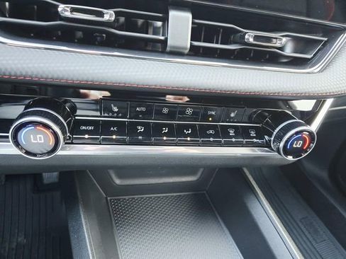 Used 2025 Chevrolet Equinox RS image 22