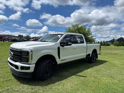 Used 2025 Ford F250 Platinum AWD/4WD image 3