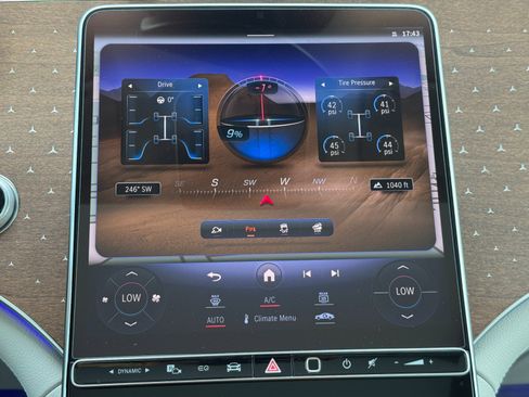 Used 2023 Mercedes-Benz EQE 500 4MATIC SUV image 29