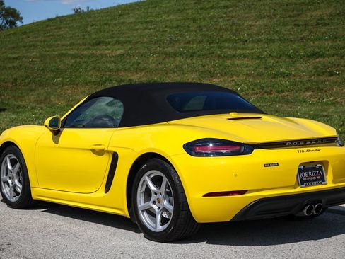 Certified 2024 Porsche 718 Boxster RWD image 3