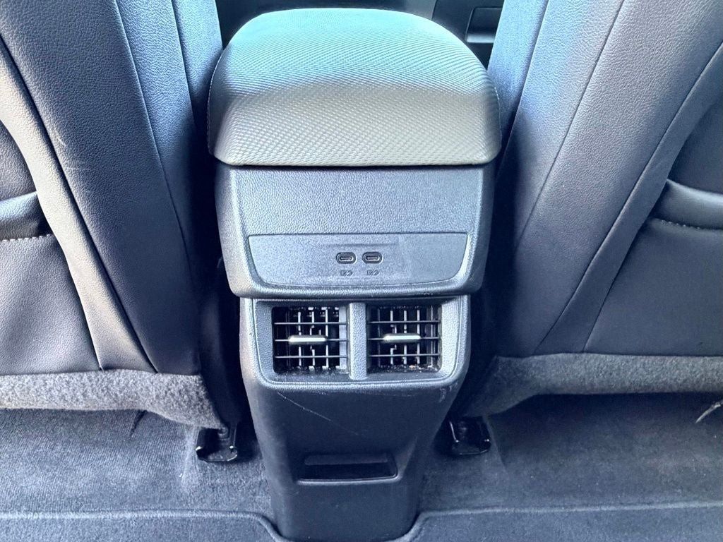 Used 2025 Chevrolet Equinox LT w/ Convenience Package II FWD image 17