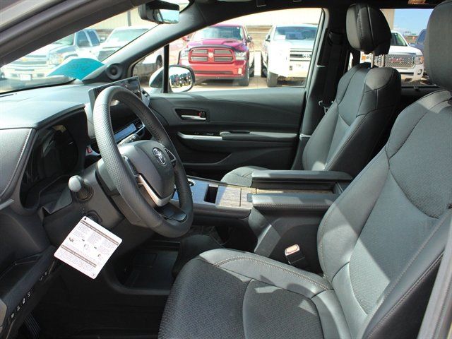Used 2026 Toyota Sienna Platinum AWD/4WD image 14