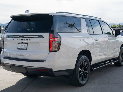 Used 2022 Chevrolet Suburban Z71 AWD/4WD image 12