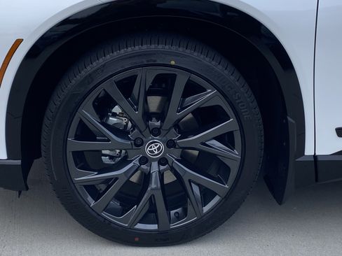 New 2026 Toyota Crown Signia AWD/4WD image 8