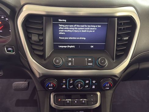 Used 2023 GMC Acadia SLE w/ Driver Convenience Package FWD image 23