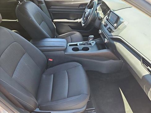 Used 2024 Nissan Altima 2.5 S FWD image 25