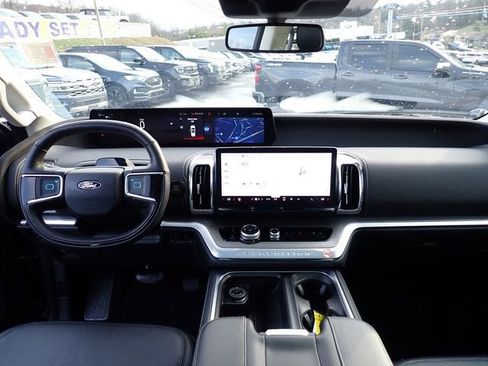 Used 2025 Ford Expedition Max Platinum image 21