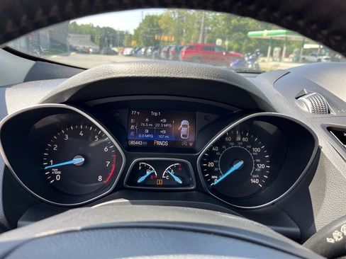 Used 2017 Ford Escape SE w/ SE Leather Comfort Package AWD/4WD image 24
