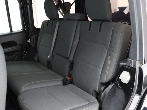 Used 2024 Jeep Wrangler Unlimited w/ Convenience Group image 12