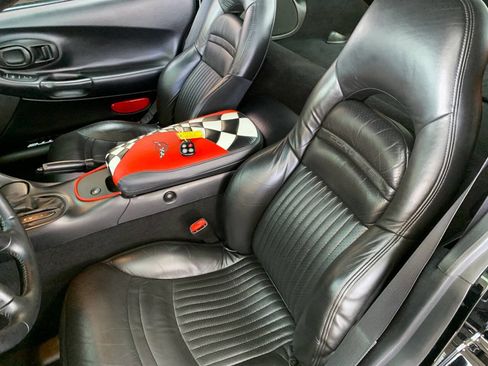 Used 1998 Chevrolet Corvette Coupe w/ Roof Pkg image 7