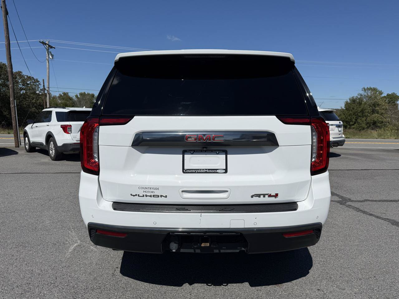 Used 2024 GMC Yukon AT4 w/ Technology Package AWD/4WD image 5