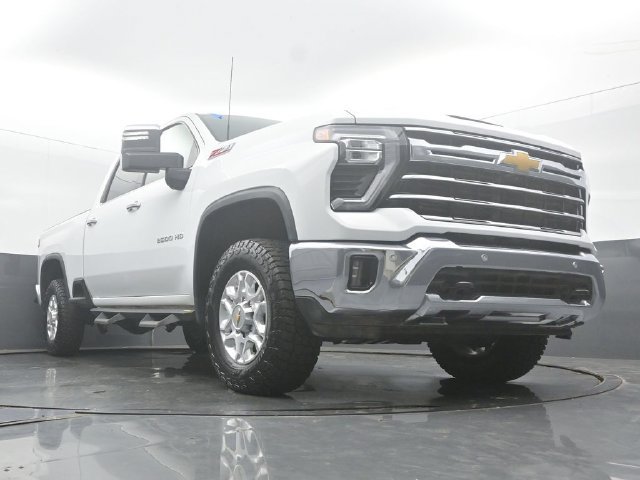 Used 2025 Chevrolet Silverado 2500 LTZ w/ LTZ Premium Package AWD/4WD image 50