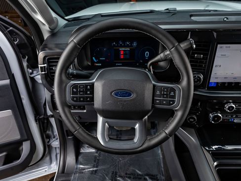 Used 2026 Ford F250 Lariat w/ Black Appearance Package image 19